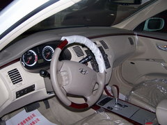 2009款 3.3L 自动 豪华型