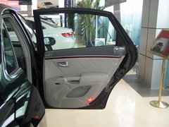 2009款 3.3L 自动 豪华型