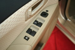 2006款 2.0 自动 标准型