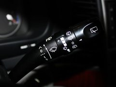 2006款 2.7L 自动 豪华型