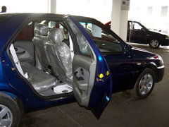 2006款 三厢 1.5 MT 舒适型