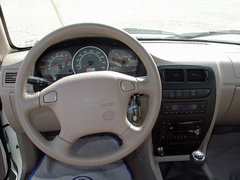 2006款 F1 2.2L 手动 四驱 豪华型