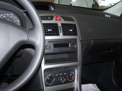 2007款 三厢 2.0L 自动 尊贵版