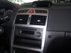 2007款 三厢 2.0L 自动 尊贵版