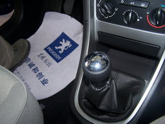 2007款 三厢 2.0L 自动 尊贵版