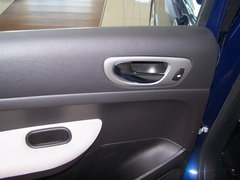 2007款 三廂 2.0L 自動 尊貴版