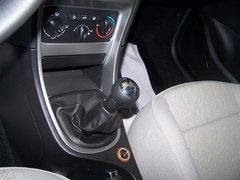 2007款 三厢 2.0L 自动 尊贵版