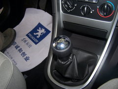 2007款 三厢 2.0L 自动 尊贵版