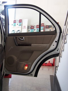 2008款 2.5T 自动 柴油舒适版 5座
