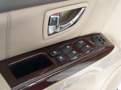 2008款 2.5T 自动 柴油舒适版 5座