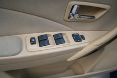 2006款 2.3L 自动 导航型