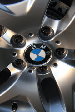 2010款 3.0L xDrive30i探索版 5座