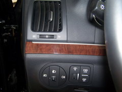 2007款 3.8L 自动 7座豪华型