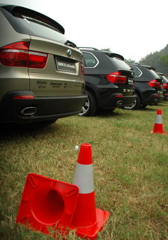 2010款 X5 4.4T M运动套件 5座