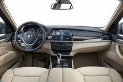 2010款 X5 4.4T M运动套件 5座