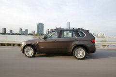 2010款 X5 4.4T M运动套件 5座