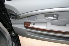 2007款 730Li 3.0L 减配版