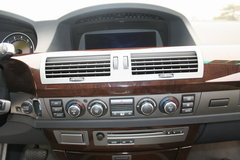 2007款 730Li 3.0L 减配版