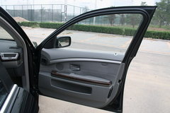 2007款 730Li 3.0L 减配版
