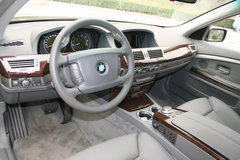 2007款 730Li 3.0L 减配版