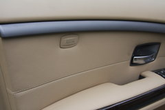 2007款 730Li 3.0L 减配版