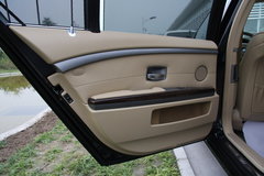 2007款 730Li 3.0L 减配版