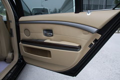 2007款 730Li 3.0L 减配版
