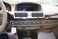 2007款 730Li 3.0L 减配版