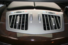 2007款 730Li 3.0L 减配版