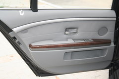 2007款 730Li 3.0L 减配版