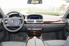 2007款 730Li 3.0L 减配版