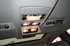 2007款 730Li 3.0L 减配版