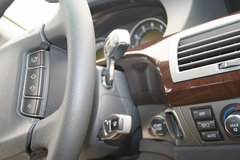 2007款 730Li 3.0L 减配版