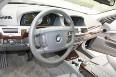 2007款 730Li 3.0L 减配版
