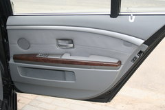 2007款 730Li 3.0L 减配版