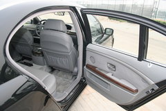 2007款 730Li 3.0L 减配版