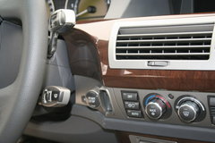 2007款 730Li 3.0L 减配版