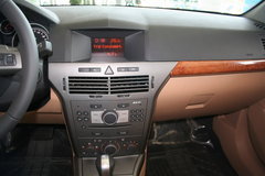 2007款 1.8L 自动 五门 豪华型