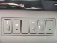 2005款 2.7L 自动 V6标配