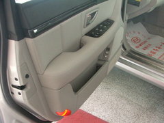 2005款 2.7L 自动 V6标配
