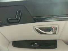 2005款 2.7L 自动 V6标配