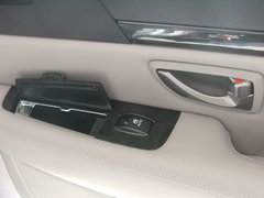 2005款 2.7L 自动 V6标配