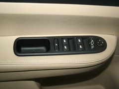 2007款 三厢 2.0L 自动 尊贵版