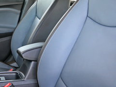 2017款 1.4T 双离合领锋版