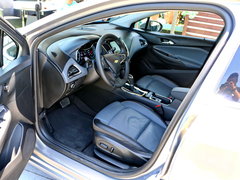 2017款 1.4T 双离合领锋版