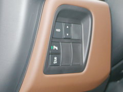 2016款 1.5T 两驱尊享版