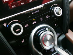 2016款 1.5T 两驱尊享版
