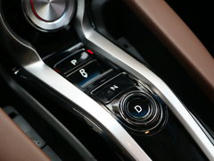 2016款 1.5T 两驱尊享版