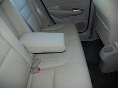 2011款 1.5L 自动 精英品致款