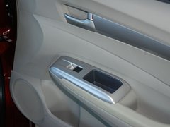 2011款 1.5L 自动 精英品致款